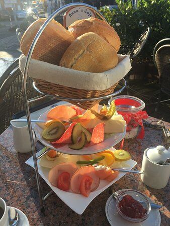 Anna's Café