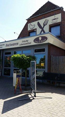 Oma in Braak
