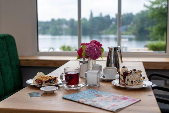 Cafe Fegetasche im Lake House Plon